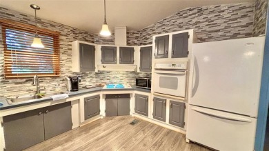 Welcome to this beautifully maintained 2-bedroom, 2-bath home in on Links At Lands End in Texas - for sale on GolfHomes.com, golf home, golf lot