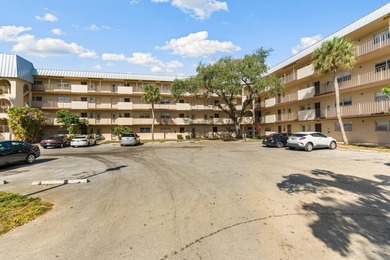 Bright 3/2 corner condo offering golf course living in Inverrary on Inverrary Country Club in Florida - for sale on GolfHomes.com, golf home, golf lot
