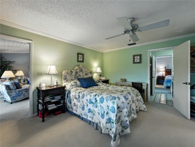 Enjoy the perfect Florida lifestyle in this 2-bedroom, 2-bath on Lake Wales Country Club in Florida - for sale on GolfHomes.com, golf home, golf lot