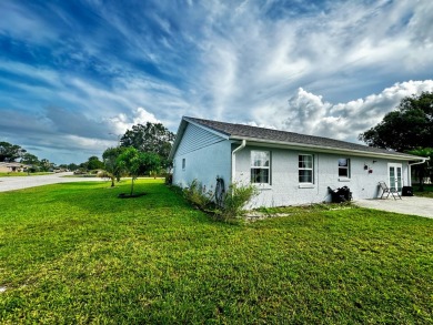 EXCEPTIONALLY... WELL MAINTAINED HOME ON LARGE CORNER LOT IN THE on Sun n Lake Golf and Country Club in Florida - for sale on GolfHomes.com, golf home, golf lot