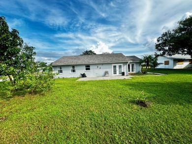 EXCEPTIONALLY... WELL MAINTAINED HOME ON LARGE CORNER LOT IN THE on Sun n Lake Golf and Country Club in Florida - for sale on GolfHomes.com, golf home, golf lot