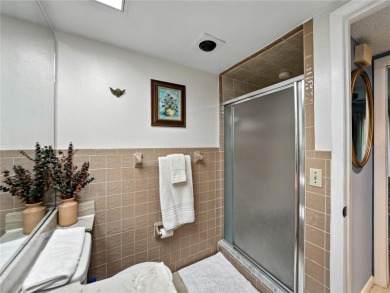 Enjoy the perfect Florida lifestyle in this 2-bedroom, 2-bath on Lake Wales Country Club in Florida - for sale on GolfHomes.com, golf home, golf lot
