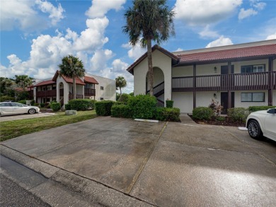 Enjoy the perfect Florida lifestyle in this 2-bedroom, 2-bath on Lake Wales Country Club in Florida - for sale on GolfHomes.com, golf home, golf lot