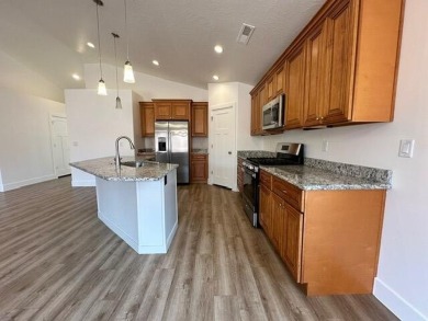 Step into comfort and convenience with this charming 3 bedroom on Southgate Golf Course in Utah - for sale on GolfHomes.com, golf home, golf lot