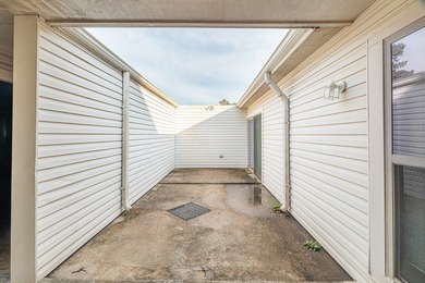 Spacious 3-bedroom, 2-bath townhouse in the desirable Crown on Crown Colony Country Club in Texas - for sale on GolfHomes.com, golf home, golf lot