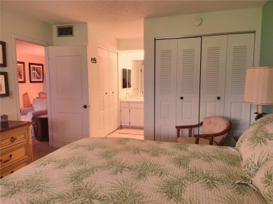 Great opportunity to own a beautifully maintained 2BR/2BA villa on Mainlands Golf Club in Florida - for sale on GolfHomes.com, golf home, golf lot