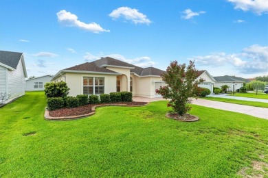BOND PAID! ROOF 2020. 3/2 stretched Gardenia in the Village of on The Links of Spruce Creek in Florida - for sale on GolfHomes.com, golf home, golf lot