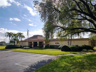 Great opportunity to own a beautifully maintained 2BR/2BA villa on Mainlands Golf Club in Florida - for sale on GolfHomes.com, golf home, golf lot