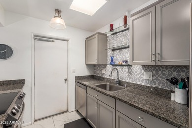 Gorgeous Fully Remodeled Sun City Phase 3 Condo!Welcome to this on Sun City-Willow Creek / Willow Brook  in Arizona - for sale on GolfHomes.com, golf home, golf lot