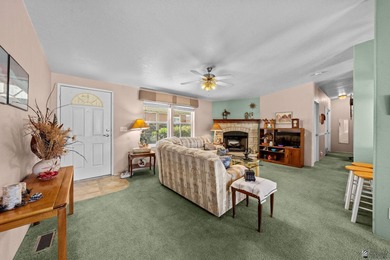 Welcome to your perfect desert retreat! This well-maintained 3 on Foothills Executive Golf Course in Arizona - for sale on GolfHomes.com, golf home, golf lot