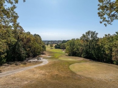 Enjoy Eagle Crest Golf Course in your backyard. Views on Eagle Crest Golf Course in Arkansas - for sale on GolfHomes.com, golf home, golf lot