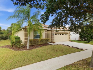BRAND NEW ROOF, BRAND NEW A/C, BRAND NEW REFRIGERATOR! GATED on Heritage Isles Golf and Country Club in Florida - for sale on GolfHomes.com, golf home, golf lot