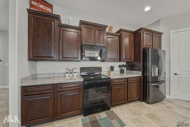 Beautiful 3 Bedroom, 2 Bathroom Home in The Ravines Foothills! on Las Barrancas Golf Course in Arizona - for sale on GolfHomes.com, golf home, golf lot