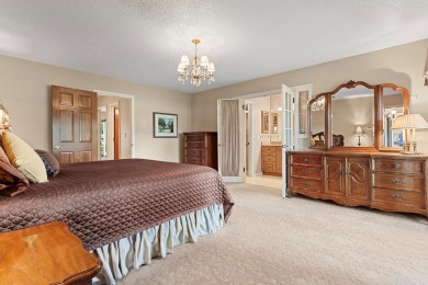 LOCATION! LOCATION!  Welcome to this desirable Wekiva Country on Wekiva Golf Club in Florida - for sale on GolfHomes.com, golf home, golf lot
