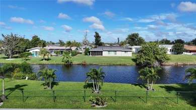 **3D VIRTUAL TOUR** Welcome to Your Florida Paradise in Rotonda on Rotonda Golf and Country Club The Hills Course in Florida - for sale on GolfHomes.com, golf home, golf lot