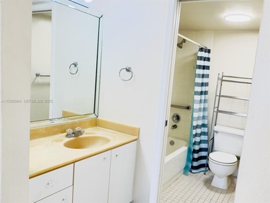 Welsome to your well-kept and spacious 1-bedroom, 1.5-bath on Flamingo Lakes Country Club in Florida - for sale on GolfHomes.com, golf home, golf lot