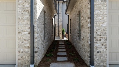 Welcome to refined living in the Villages of Olde Stone! This on The Club At Olde Stone in Kentucky - for sale on GolfHomes.com, golf home, golf lot