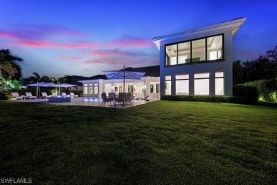 *IMMEDIATE GOLF MEMBERSHIP* Experience unparalleled elegance in on Quail West Golf and Country Club in Florida - for sale on GolfHomes.com, golf home, golf lot