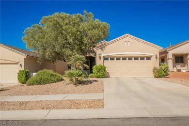 Charming single-story home in the heart of desirable Henderson! on Desert Willow Golf Course in Nevada - for sale on GolfHomes.com, golf home, golf lot