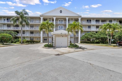 Spacious 2-Bed, 2-Bath Condo in West Palm Beach! This cozy on Bear Lakes Country Club in Florida - for sale on GolfHomes.com, golf home, golf lot