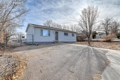 Welcome to this quaint little bungalow home in the Hewitt Sub of on Elmwood Golf Course in Colorado - for sale on GolfHomes.com, golf home, golf lot