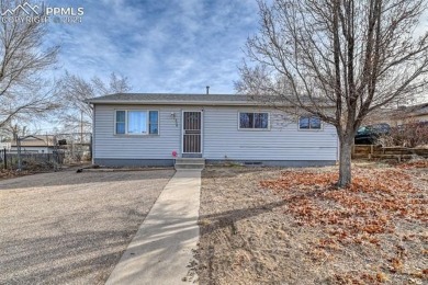 Welcome to this quaint little bungalow home in the Hewitt Sub of on Elmwood Golf Course in Colorado - for sale on GolfHomes.com, golf home, golf lot