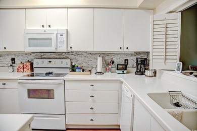 Stunning 2-Bedroom Condo in Pawleys Plantation - Modern Upgrades on Pawleys Plantation Golf and Country Club in South Carolina - for sale on GolfHomes.com, golf home, golf lot