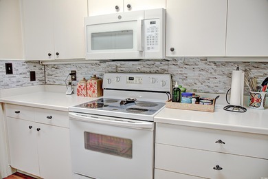 Stunning 2-Bedroom Condo in Pawleys Plantation - Modern Upgrades on Pawleys Plantation Golf and Country Club in South Carolina - for sale on GolfHomes.com, golf home, golf lot