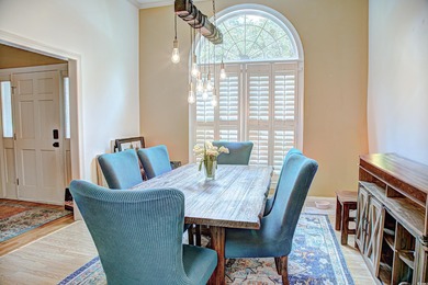 Stunning 2-Bedroom Condo in Pawleys Plantation - Modern Upgrades on Pawleys Plantation Golf and Country Club in South Carolina - for sale on GolfHomes.com, golf home, golf lot