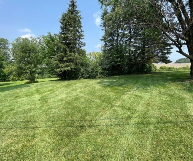 Seller financing available at a discounted rate!! Welcome to on Highland Woods Golf Course in Illinois - for sale on GolfHomes.com, golf home, golf lot