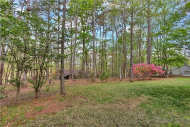 Keowee Key Interior home located on South Side just minutes from on Keowee Key Golf and Country Club in South Carolina - for sale on GolfHomes.com, golf home, golf lot