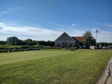 ***SPACIOUS RANCH WITH FINISHED LOWER LEVEL*** Enjoy the beauty on Savannah Oaks Golf Club of Candlewick Lake in Illinois - for sale on GolfHomes.com, golf home, golf lot