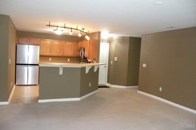 Desirable Aston Woods Condo! Spacious open floor plan, 2 on Aston Oaks Golf Club in Ohio - for sale on GolfHomes.com, golf home, golf lot