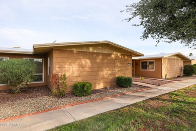 Charming home located in the desirable 55+ Sun City community! on Sun City-Willow Creek / Willow Brook  in Arizona - for sale on GolfHomes.com, golf home, golf lot