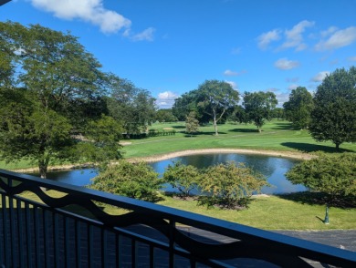 Spectacular golf course view! Great location & price. Upscale on Old Orchard Country Club in Illinois - for sale on GolfHomes.com, golf home, golf lot