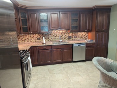 Spectacular golf course view! Great location & price. Upscale on Old Orchard Country Club in Illinois - for sale on GolfHomes.com, golf home, golf lot