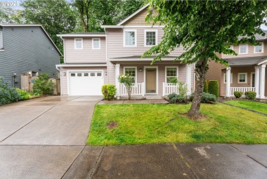 Beautiful Washougal 3-bed, 2.5-bath, 1,610sqft home with a green on Orchard Hills Country Club in Washington - for sale on GolfHomes.com, golf home, golf lot