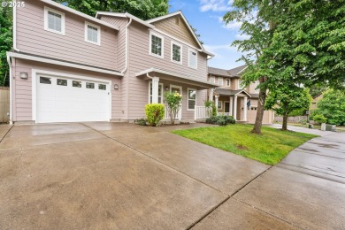 Beautiful Washougal 3-bed, 2.5-bath, 1,610sqft home with a green on Orchard Hills Country Club in Washington - for sale on GolfHomes.com, golf home, golf lot
