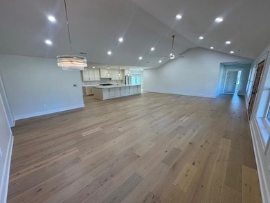 CUSTOM REMODEL!!! FOUR BEDROOMS AND EVERY BEDROOM HAS FULL BATH on CrossWinds Golf Course in Kentucky - for sale on GolfHomes.com, golf home, golf lot