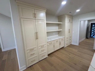 CUSTOM REMODEL!!! FOUR BEDROOMS AND EVERY BEDROOM HAS FULL BATH on CrossWinds Golf Course in Kentucky - for sale on GolfHomes.com, golf home, golf lot