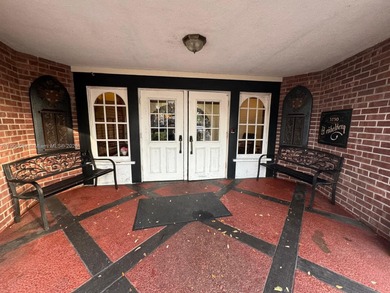 All ages Community. Great opportunity for investors. Charming on Inverrary Country Club in Florida - for sale on GolfHomes.com, golf home, golf lot