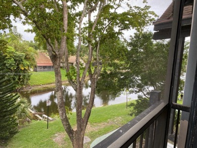 All ages Community. Great opportunity for investors. Charming on Inverrary Country Club in Florida - for sale on GolfHomes.com, golf home, golf lot