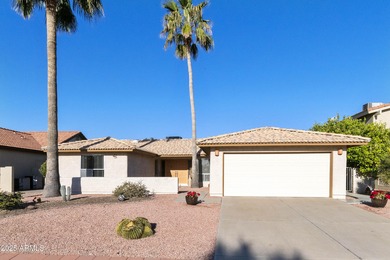 Cozy 2BR, 2BA Shawnee model on the golf course with special on Cottonwood Country Club in Arizona - for sale on GolfHomes.com, golf home, golf lot
