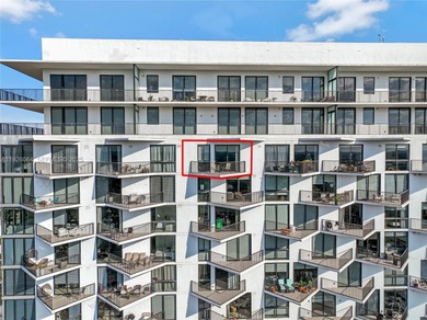 Beautiful 1-bedroom, 1-bath residence on the 19th floor offering on Doral Golf Resort in Florida - for sale on GolfHomes.com, golf home, golf lot