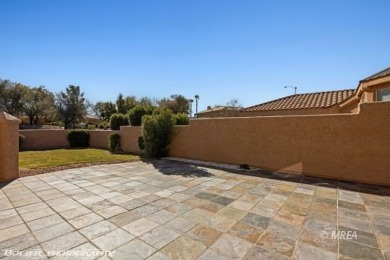 Gorgeous townhome right on the golf course! Spacious rooms and a on The Oasis Golf Club in Nevada - for sale on GolfHomes.com, golf home, golf lot