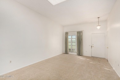 2 bedroom, 2 bath, 1,318 square feet, 1 car garage with on Sun City Lakes West and East in Arizona - for sale on GolfHomes.com, golf home, golf lot