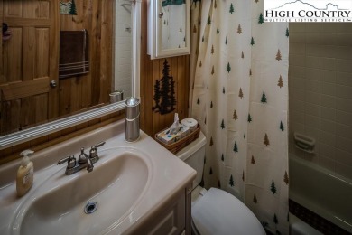 Great townhouse design, sturdy built condominium in a prime on Beech Mountain Club in North Carolina - for sale on GolfHomes.com, golf home, golf lot