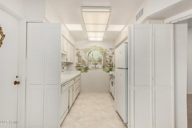 2 bedroom, 2 bath, 1,318 square feet, 1 car garage with on Sun City Lakes West and East in Arizona - for sale on GolfHomes.com, golf home, golf lot