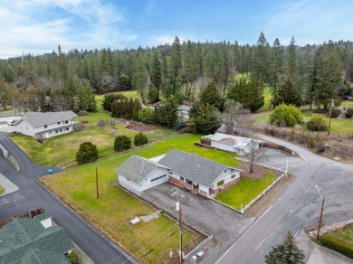 Opportunity knocks! This 3-bedroom, 2-bath home sits on a on Grants Pass Golf Club in Oregon - for sale on GolfHomes.com, golf home, golf lot