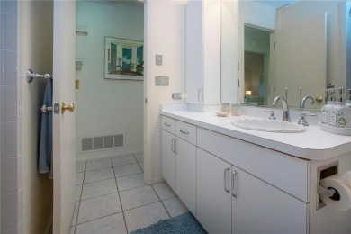 Near the beach!  Storm ready! 55+, turnkey Sarasota furnished on Village Green Golf Club of Sarasota in Florida - for sale on GolfHomes.com, golf home, golf lot